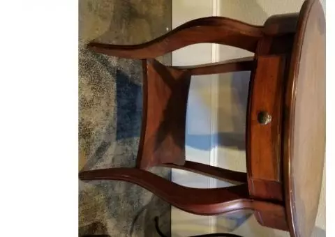 Oval antique table
